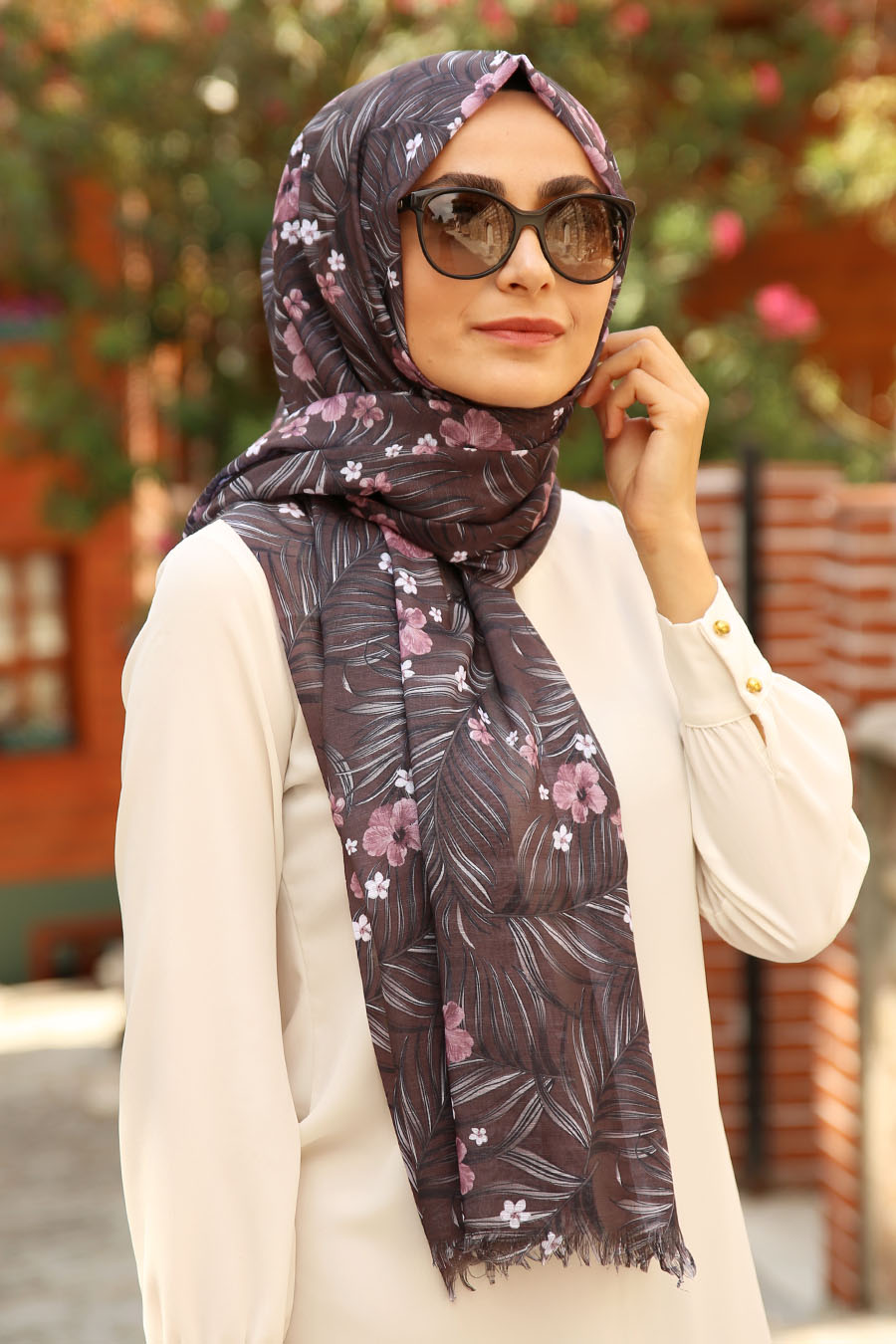 PATTERNED FLORAL SHAWL