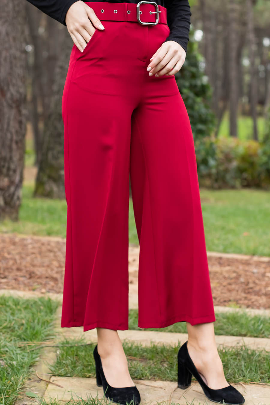 BREEZY PANTS IN BRICK RED WITH PAPERBAG WAIST